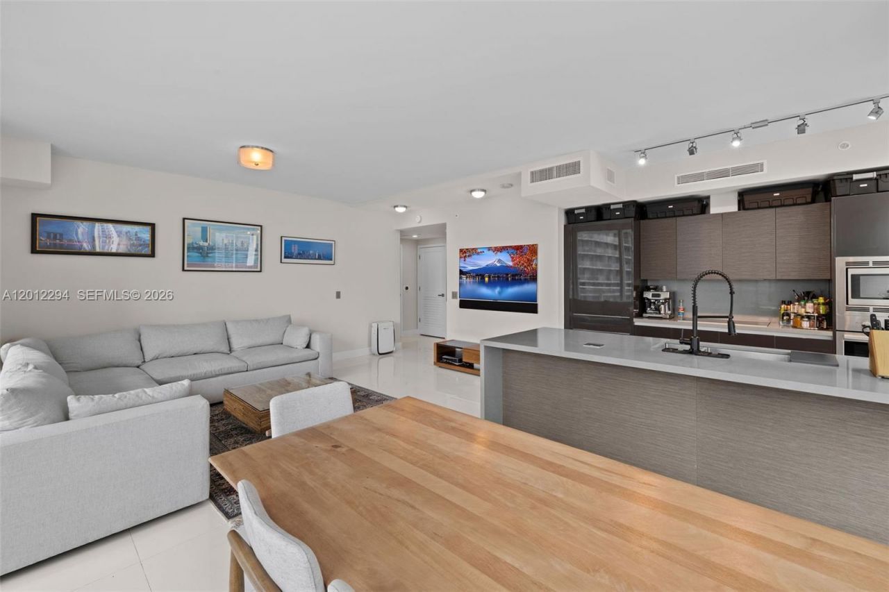 1080 Brickell Ave, Unit 2001, Miami, FL 33131 Photo