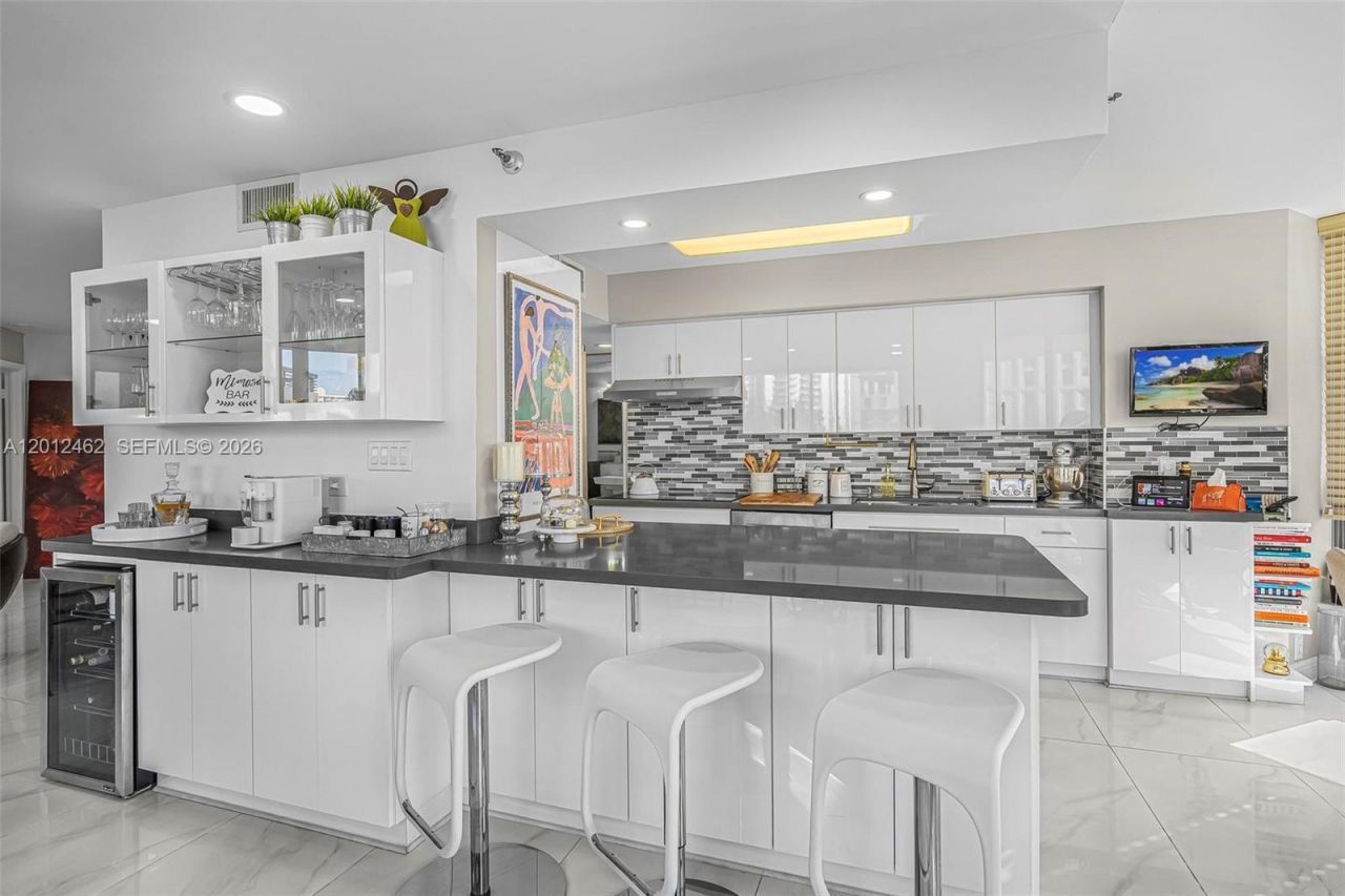 3500 Mystic Pointe Dr , Unit 604, Aventura, FL 33180 Photo