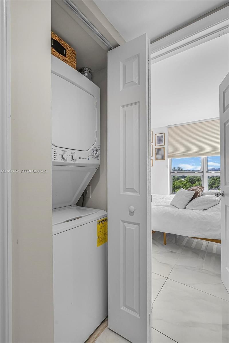 3500 Mystic Pointe Dr , Unit 604, Aventura, FL 33180 Photo