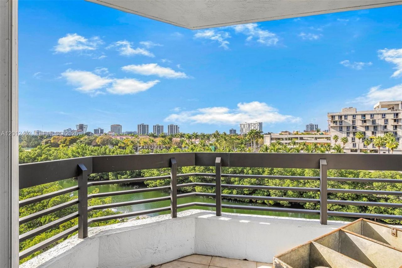 3500 Mystic Pointe Dr , Unit 604, Aventura, FL 33180 Photo