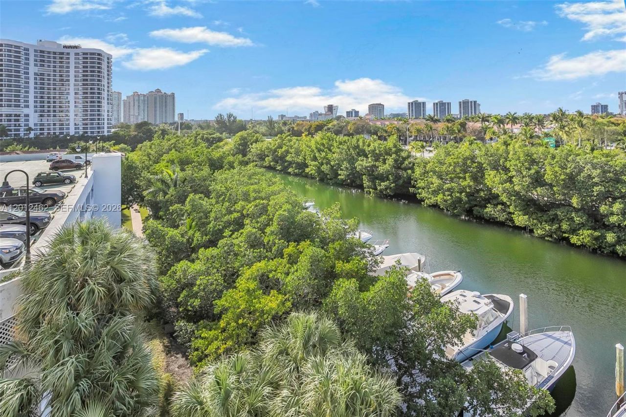 3500 Mystic Pointe Dr , Unit 604, Aventura, FL 33180 Photo