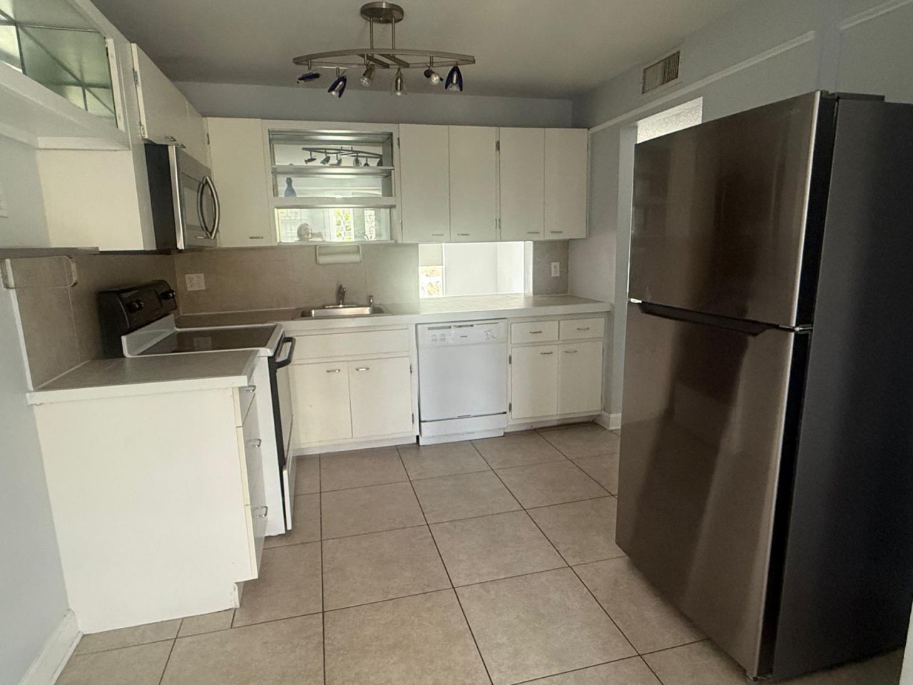 877 NE 195th Street, Unit 320, Miami, FL 33179 Photo