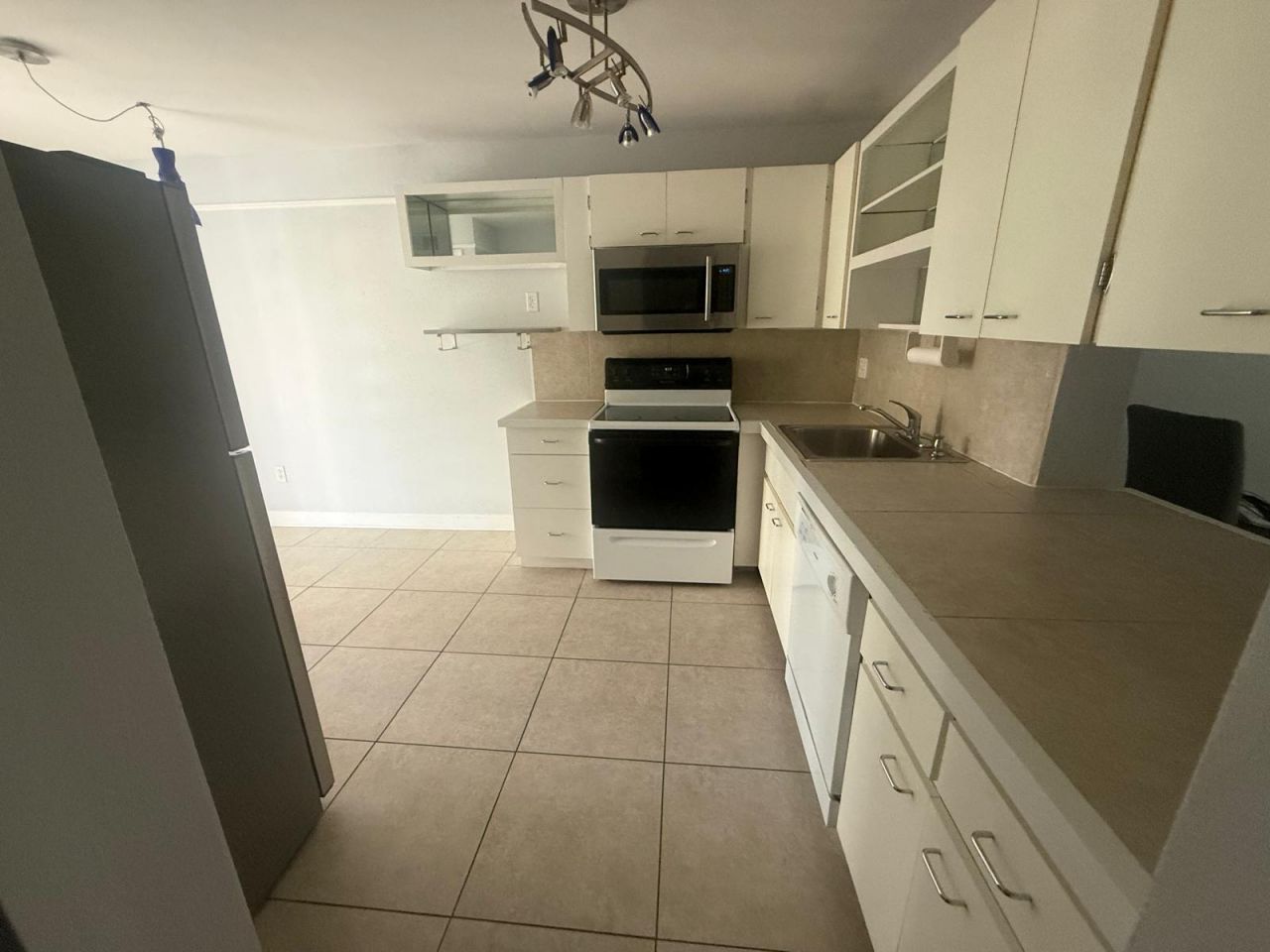 877 NE 195th Street, Unit 320, Miami, FL 33179 Photo