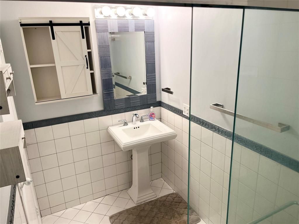 877 NE 195th Street, Unit 320, Miami, FL 33179 Photo
