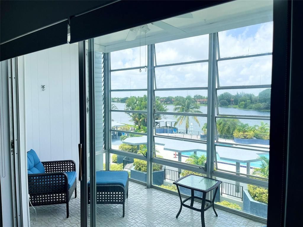 877 NE 195th Street, Unit 320, Miami, FL 33179 Photo