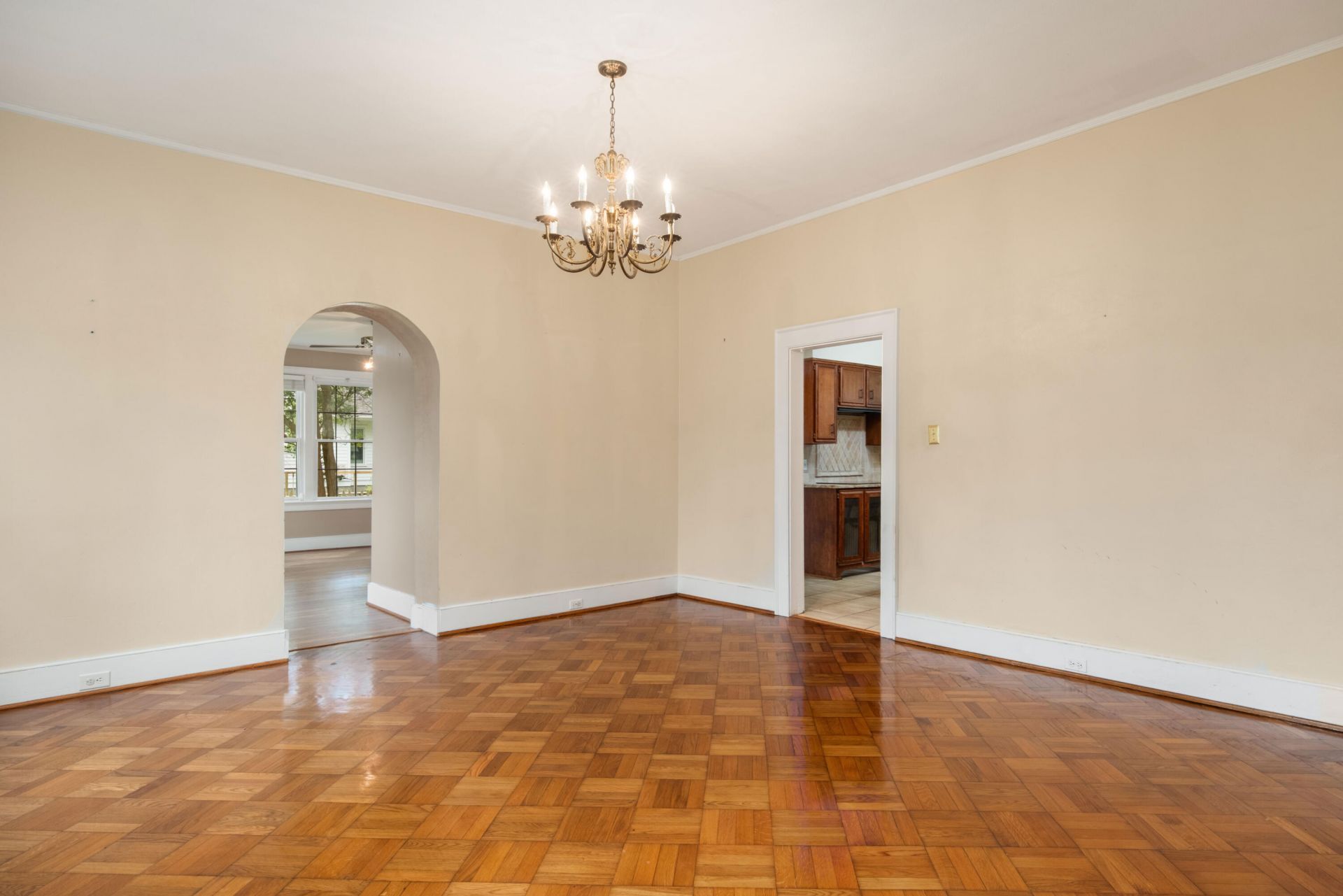 2131 Westrivers Road Photo 10