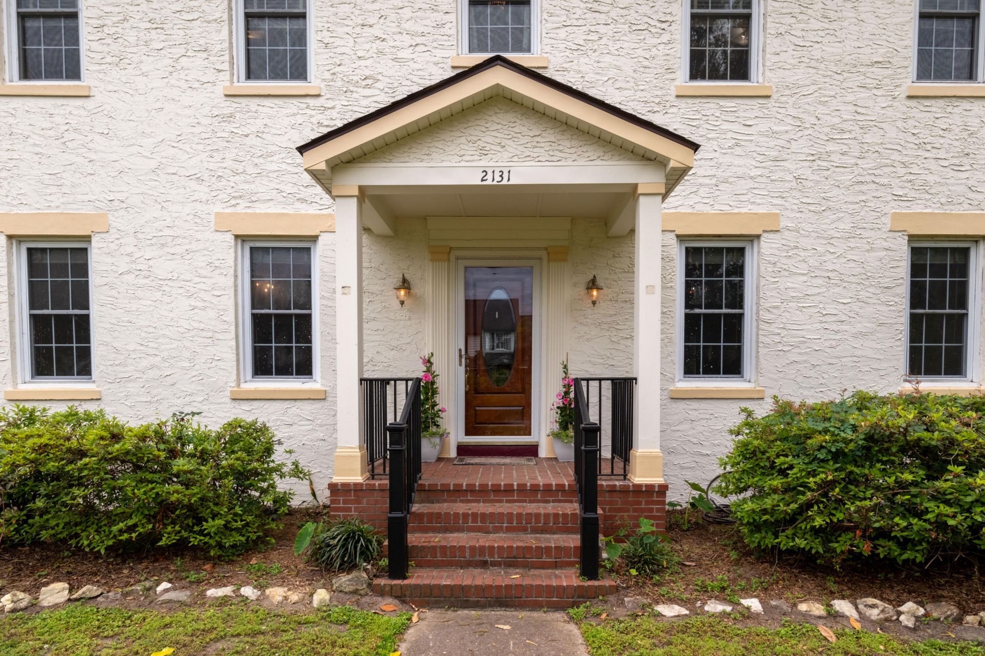 2131 Westrivers Road Photo 2