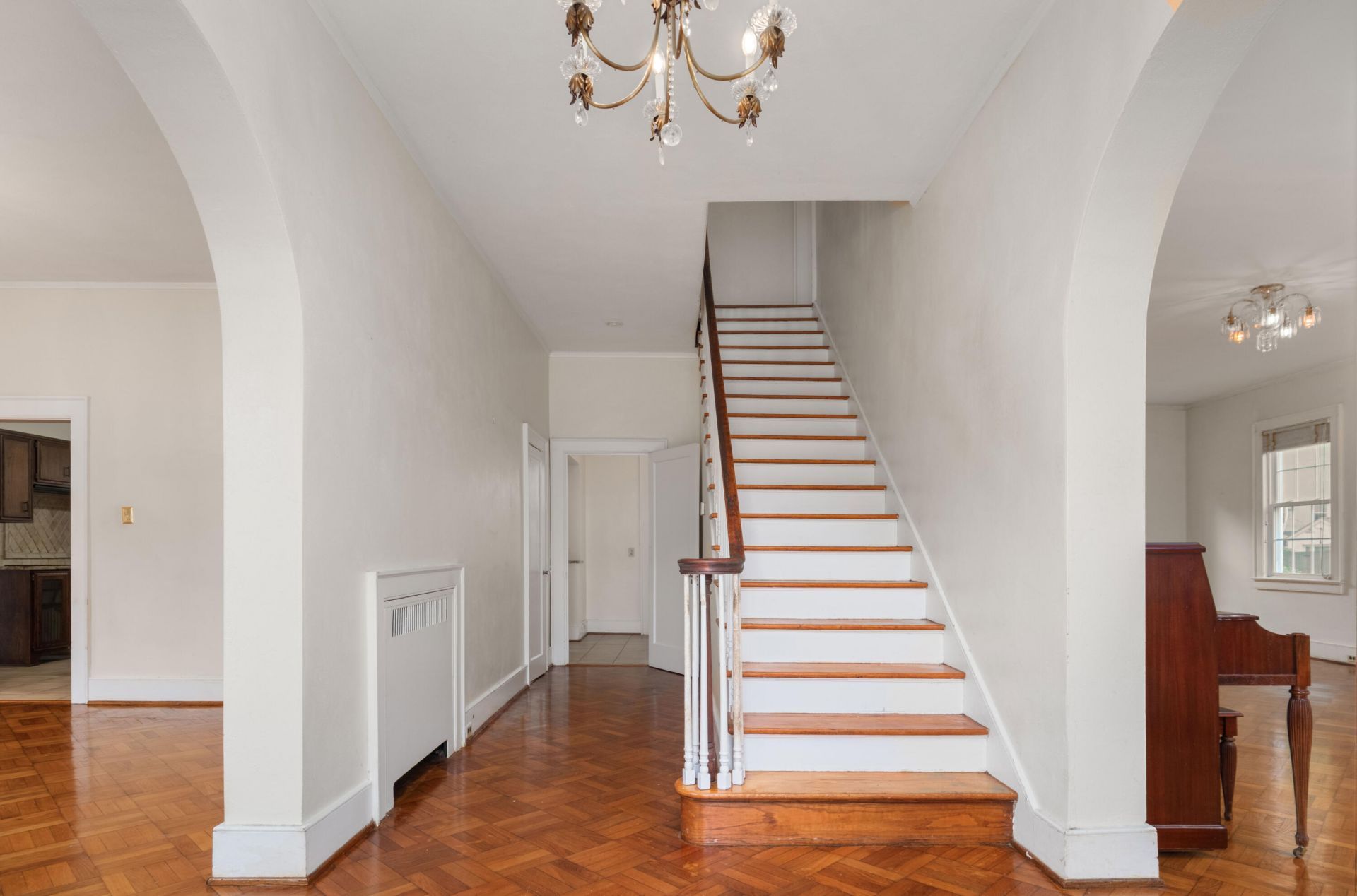 2131 Westrivers Road Photo 4