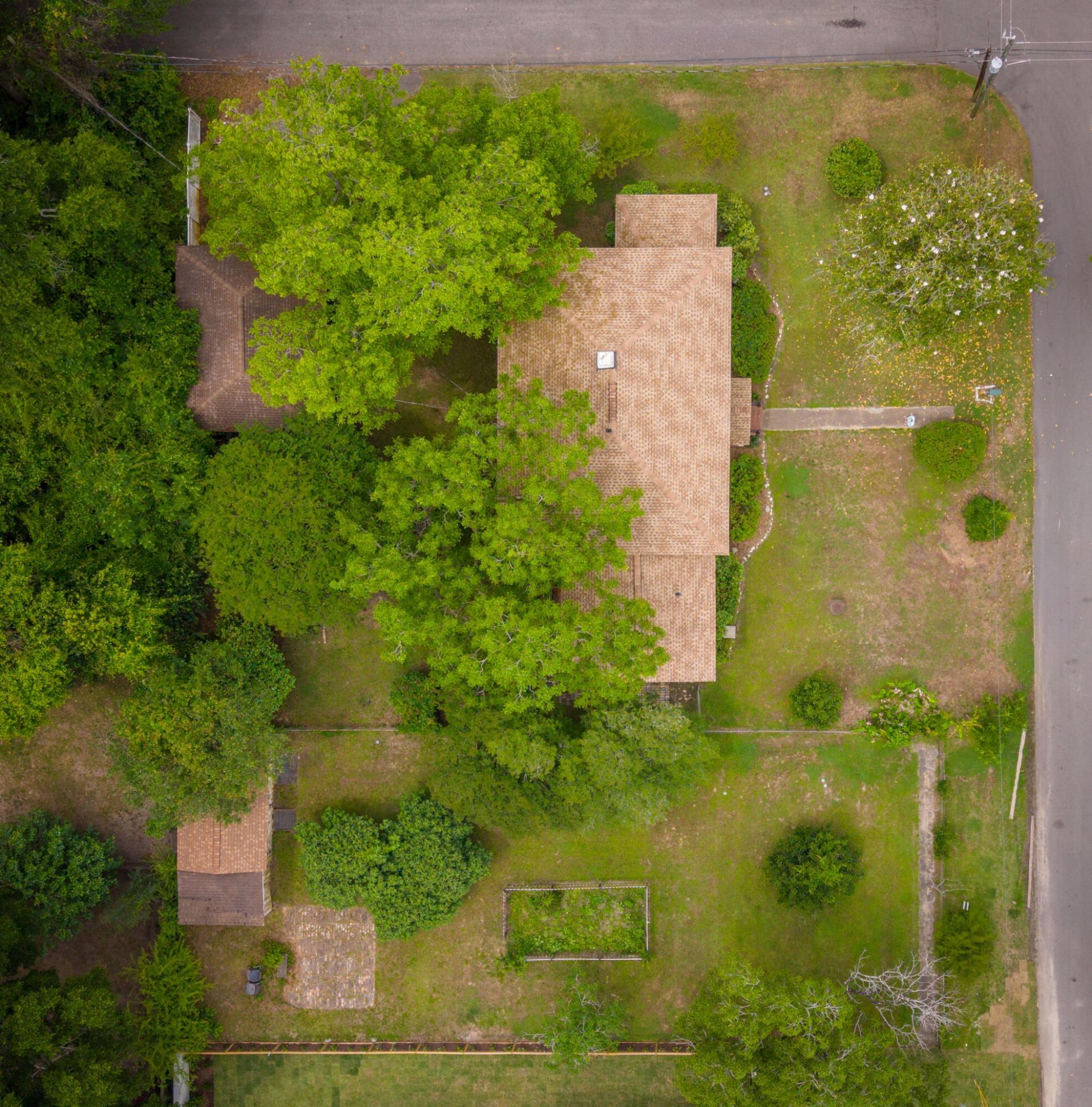 2131 Westrivers Road Photo 53