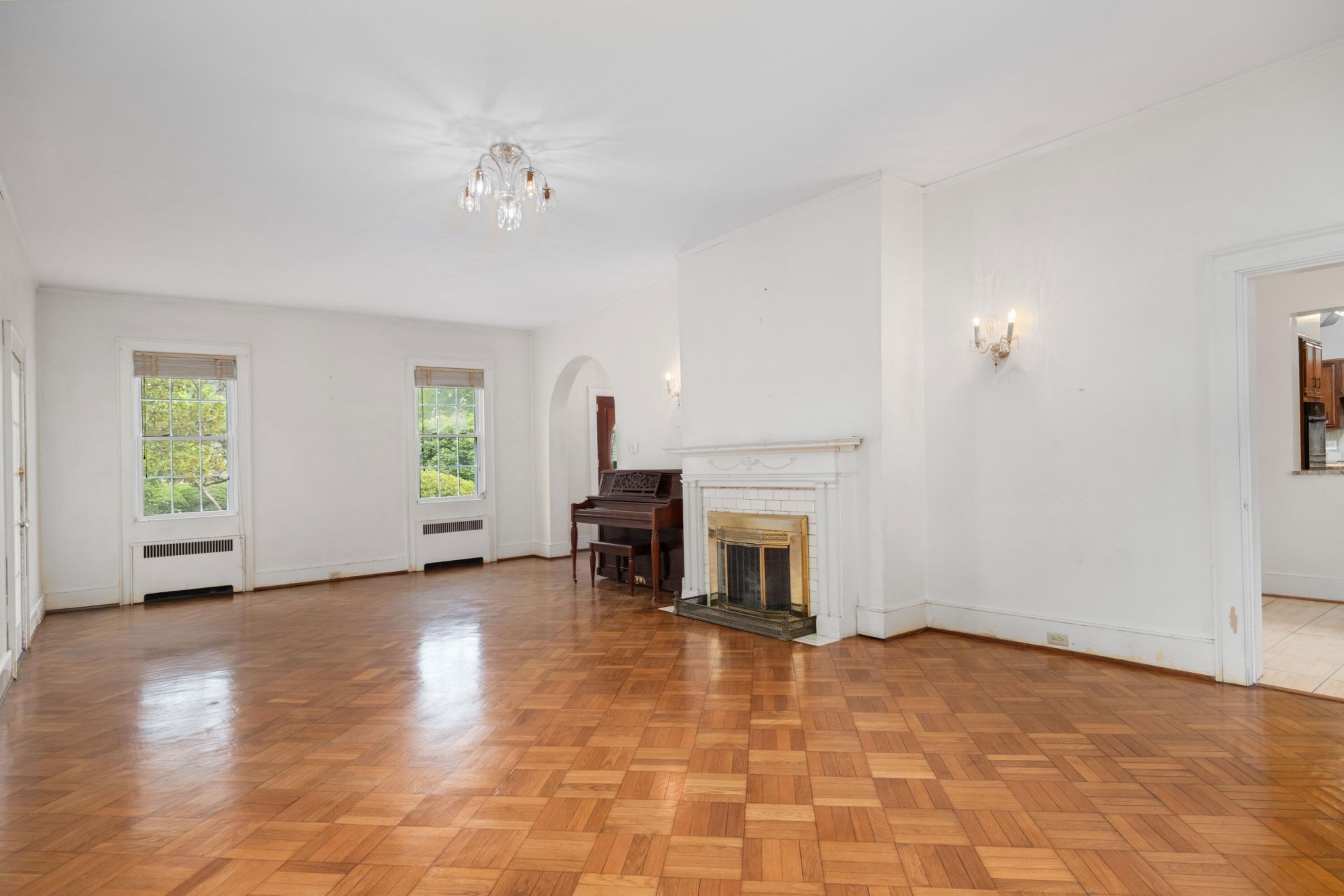 2131 Westrivers Road Photo 8