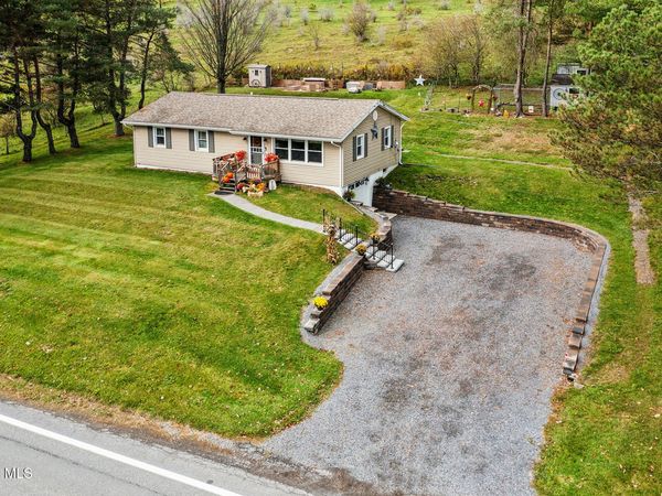 64145 NY-10, Stamford, NY 12167