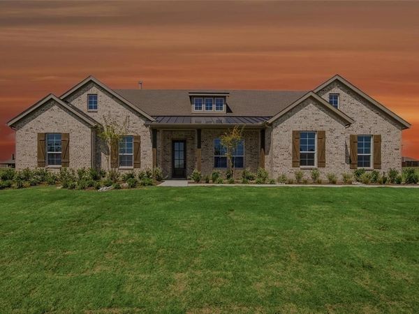 709 Water Side Drive, Van Alstyne, TX 75495