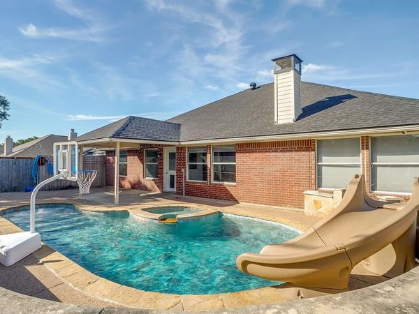 1024 Heberle Drive, Burleson, TX 76028