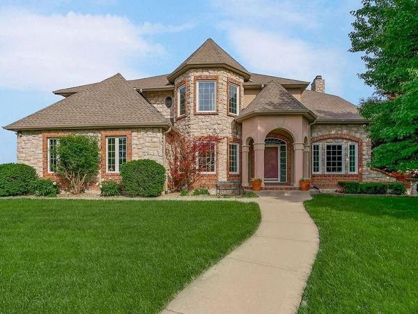 6905 N Charleston Drive, Kansas City, MO 64119