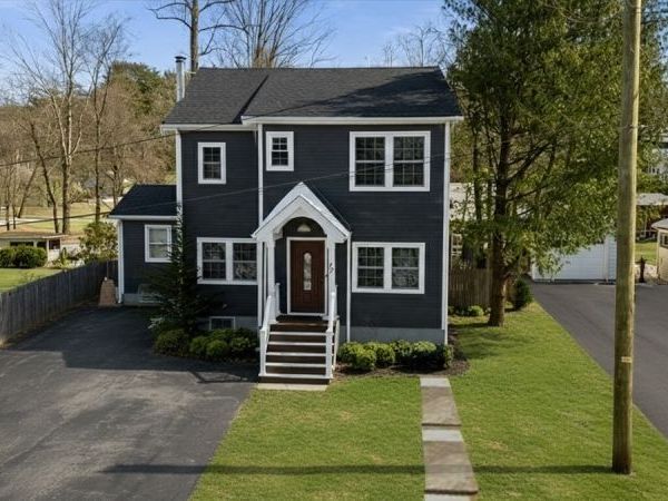 17 Birchwood Pass, West Milford, NJ 07480