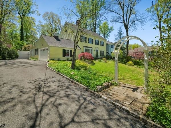 638 Mountain Ave, Berkeley Heights, NJ 07922