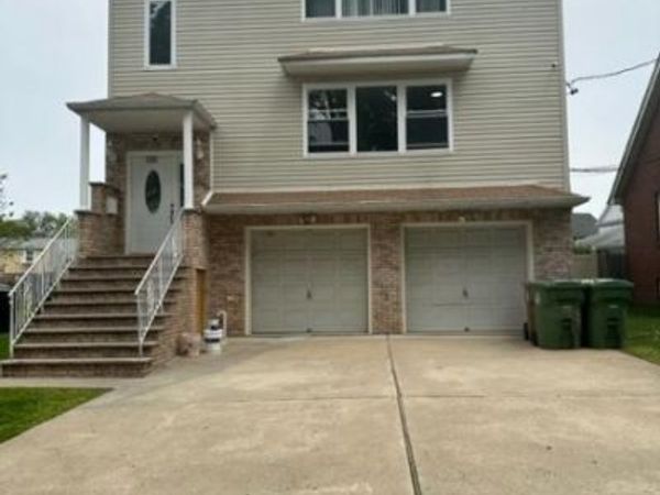 720 Walnut St, Linden, NJ 07036