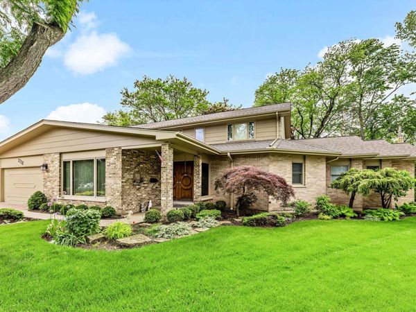 2728 Old Glenview Road , Wilmette, IL 60091