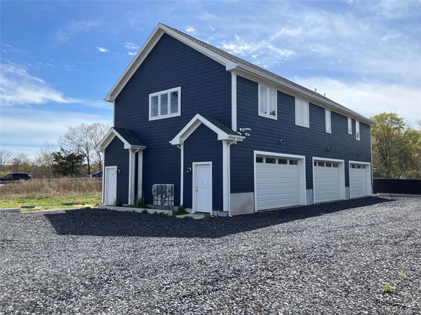 19 Kroemer Avenue , Riverhead, NY 11901