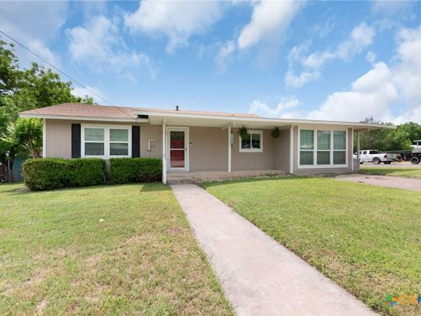 28 Steele Street, Lampasas, TX 76550