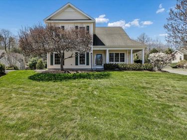 32 White Pine Lane, Manchester, NH 03102