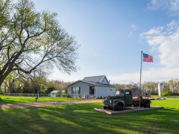 44722 262Nd St, Canistota, SD 57012