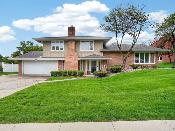 7900 College Drive, Windsor Heights, IA 50324