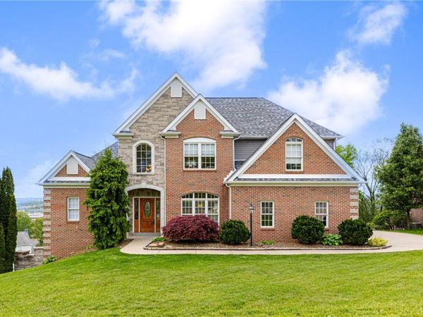 2301 Shamrock Ln, Canonsburg, PA 15317