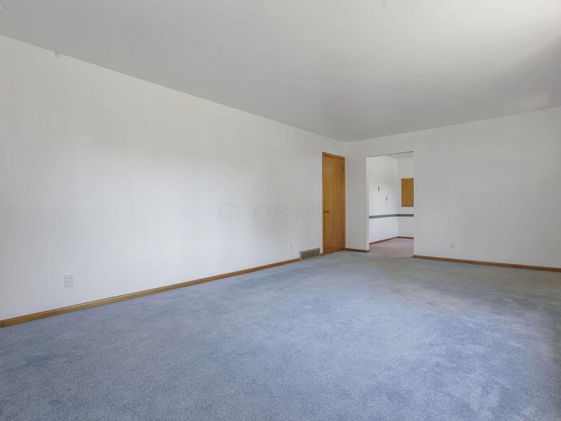 5591 Mason Drive SE, Lancaster, OH 43130 Photo 11