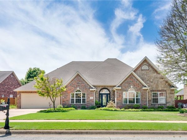1619 E Winfield Drive , Fayetteville, AR 72703