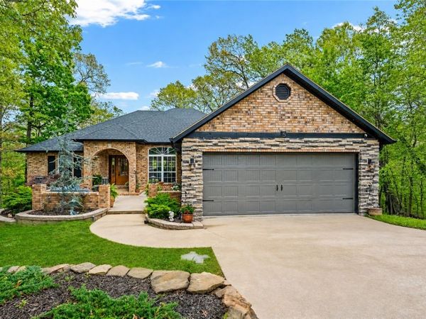 5 Lacock Lane , Bella Vista, AR 72714