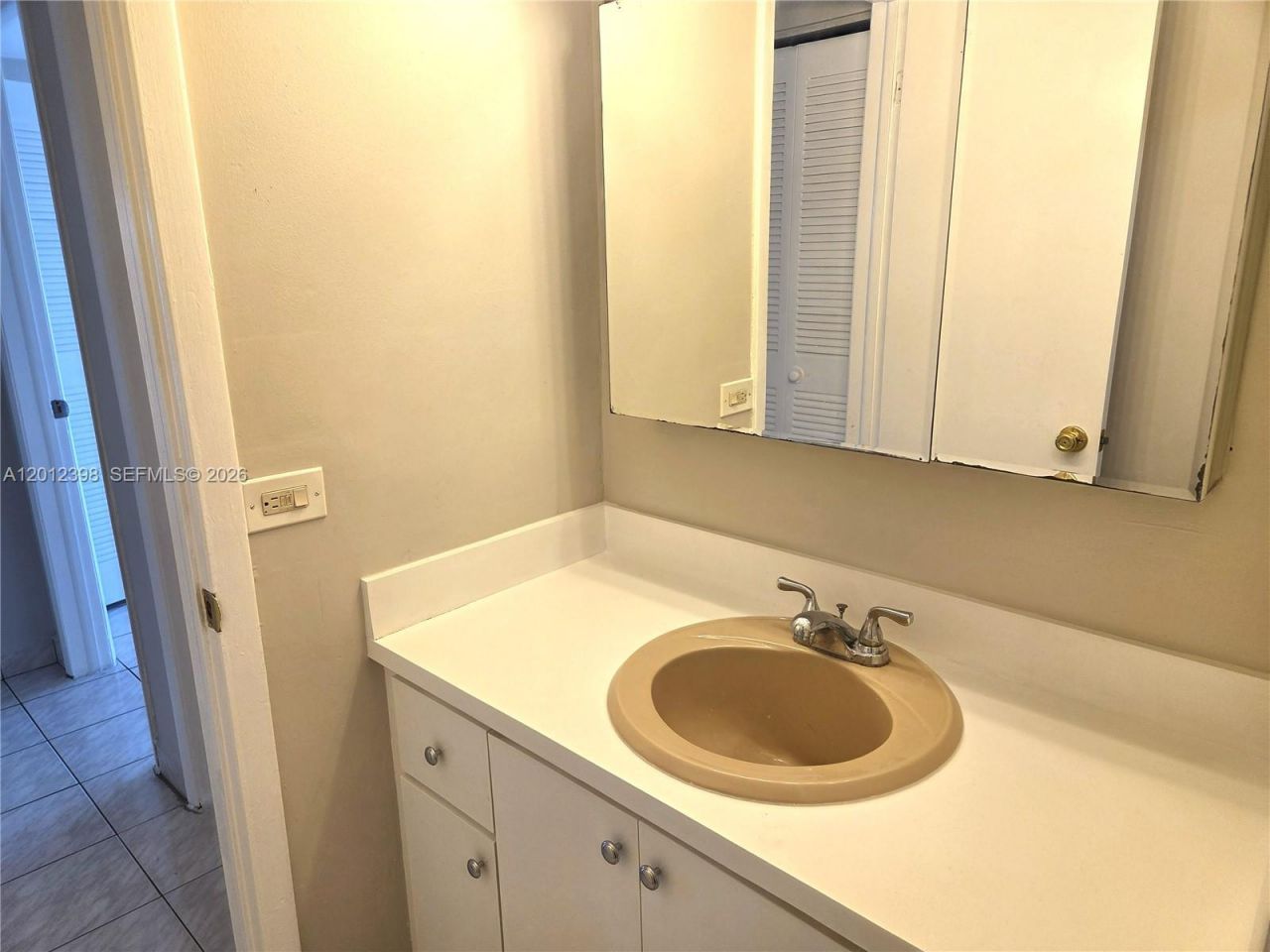 4670 W 13th Ln , Unit 507, Hialeah, FL 33012 Photo