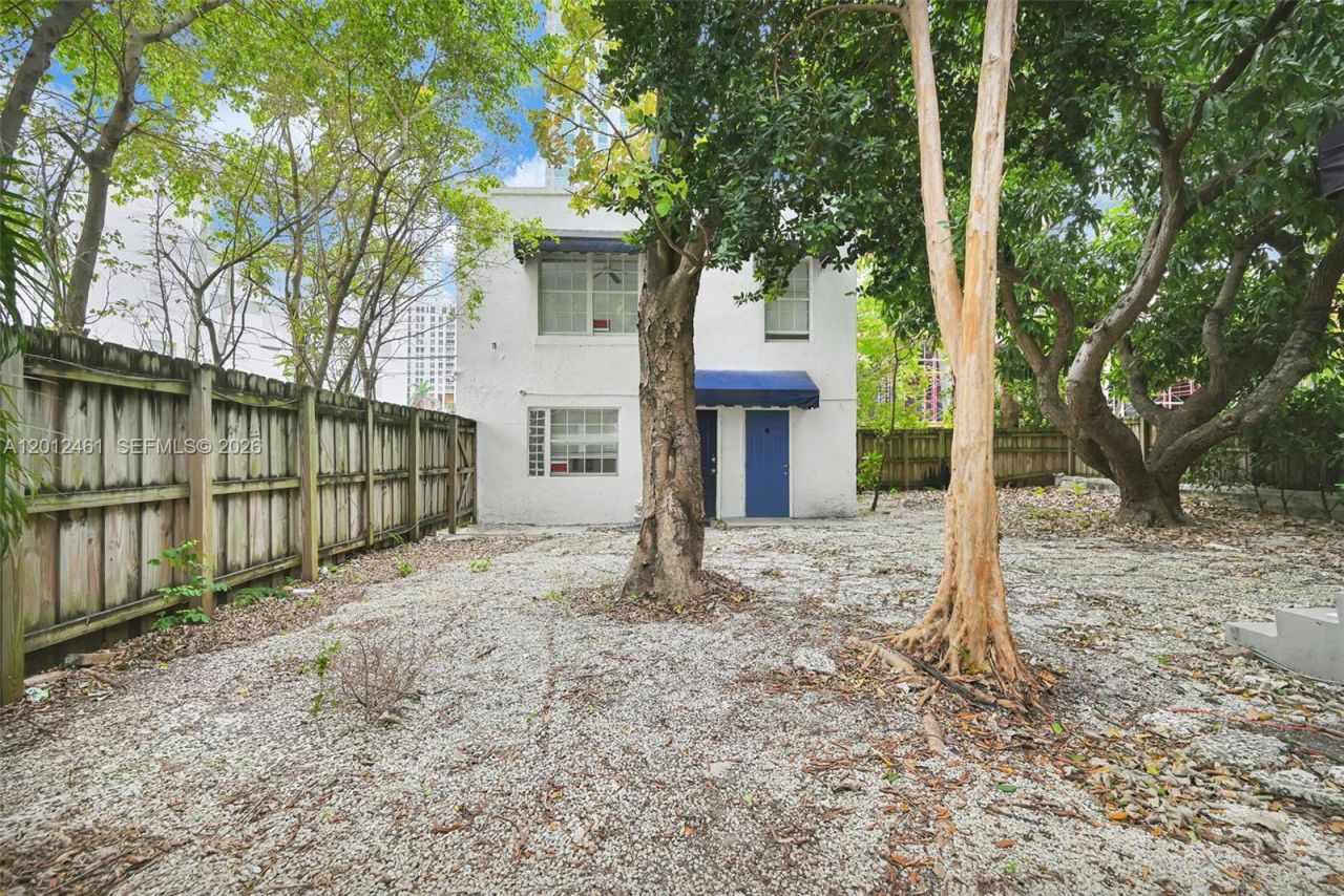 452 NE 30th St , Miami, FL 33137 Photo