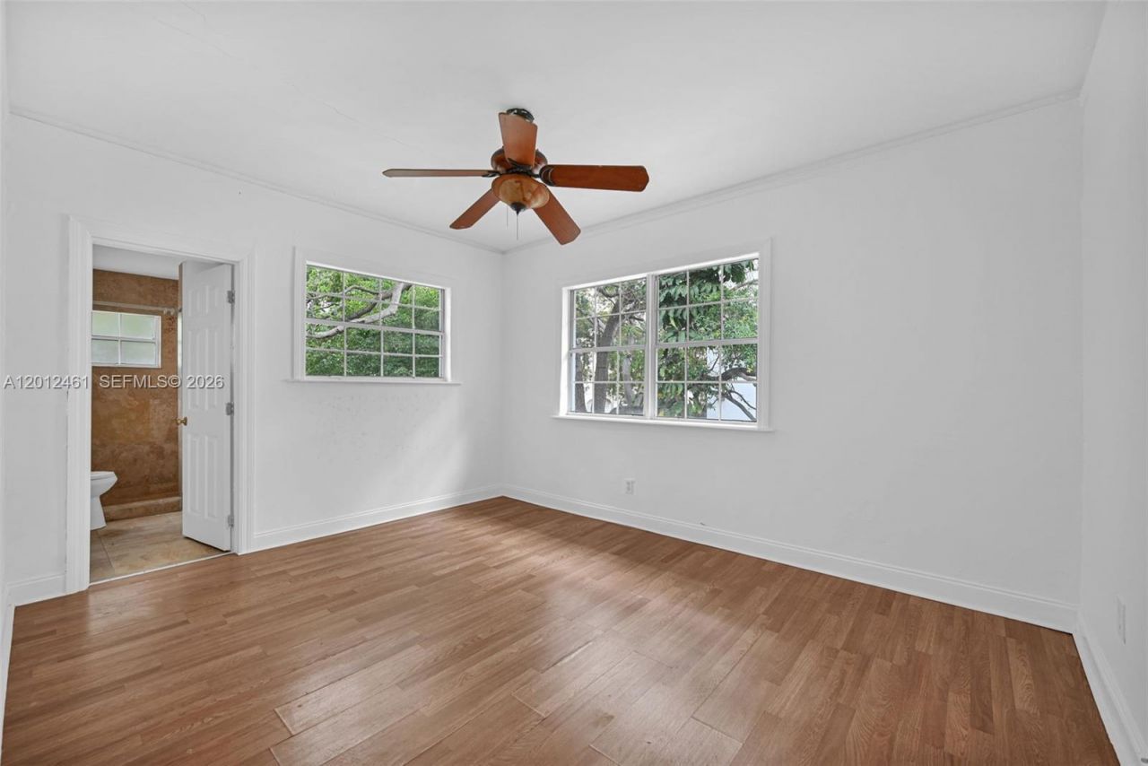 452 NE 30th St , Miami, FL 33137 Photo
