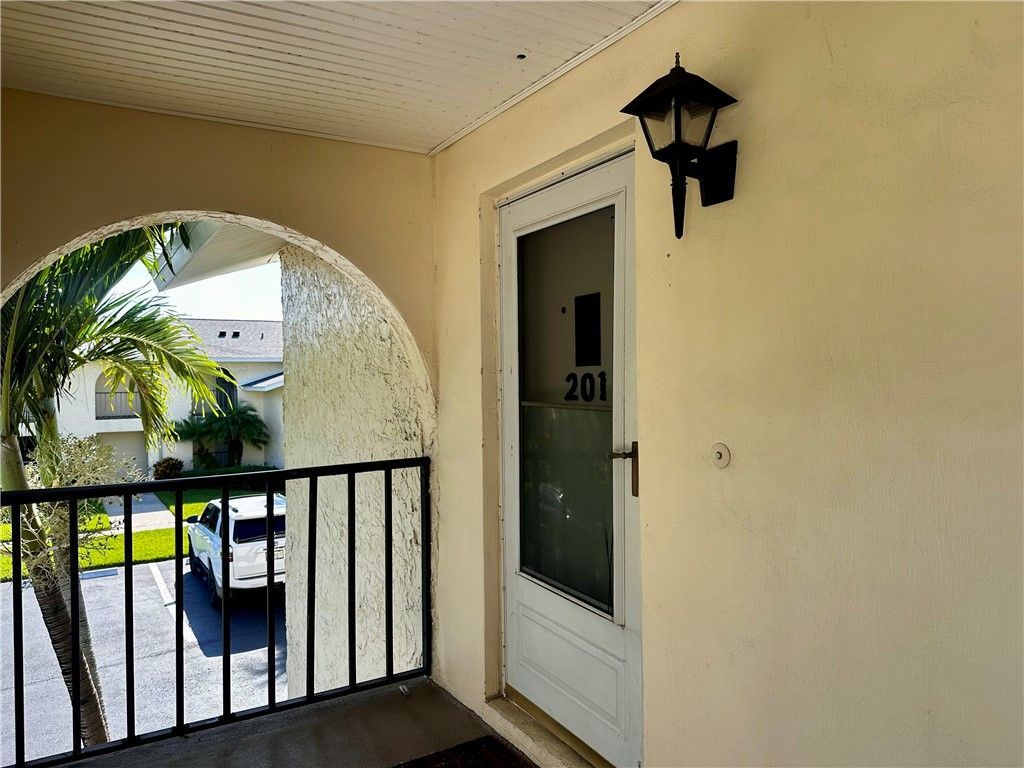 1815 Robalo Drive, Unit C201, Vero Beach, FL 32960 Photo