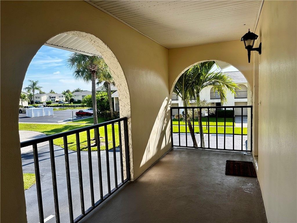 1815 Robalo Drive, Unit C201, Vero Beach, FL 32960 Photo