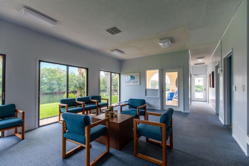 1815 Robalo Drive, Unit C201, Vero Beach, FL 32960 Photo