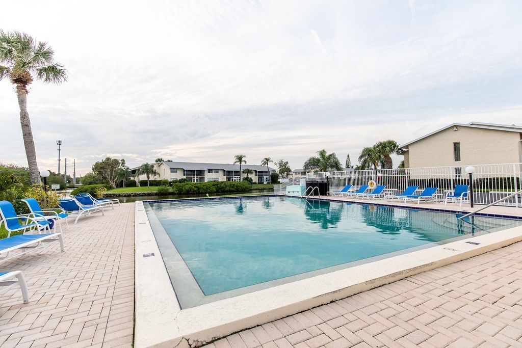 1815 Robalo Drive, Unit C201, Vero Beach, FL 32960 Photo