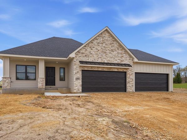 909 Acorn Court, Hudson, WI 54016
