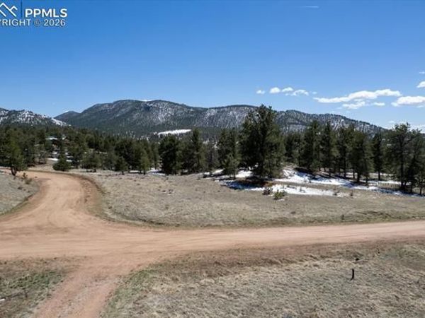 70 Sioux Circle, Florissant, CO 80816