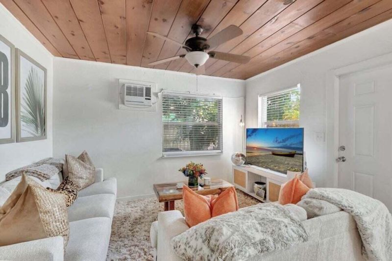 327 SE 3rd Avenue, Delray Beach, FL 33483 Photo