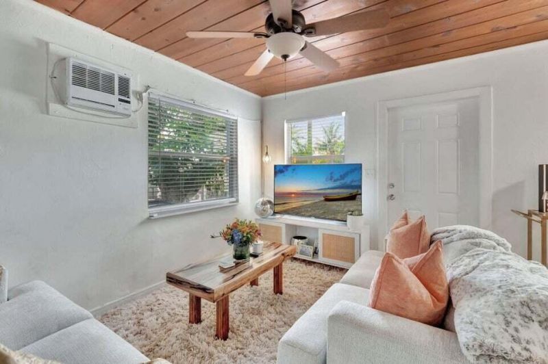 327 SE 3rd Avenue, Delray Beach, FL 33483 Photo