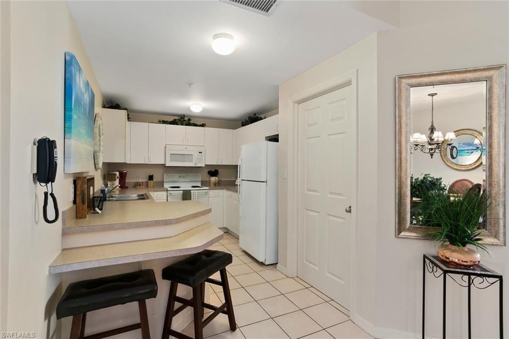 519 Roma Ct , Unit 306, Naples, FL 34110 Photo