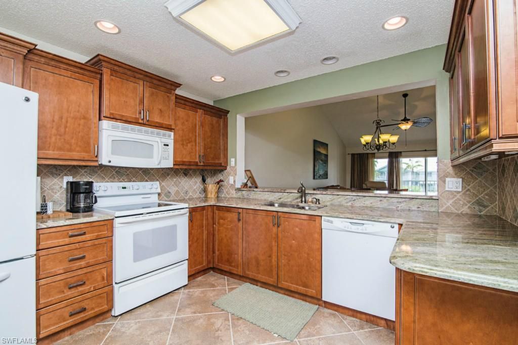 180 Furse Lakes Cir, Unit E8, Naples, FL 34104 Photo