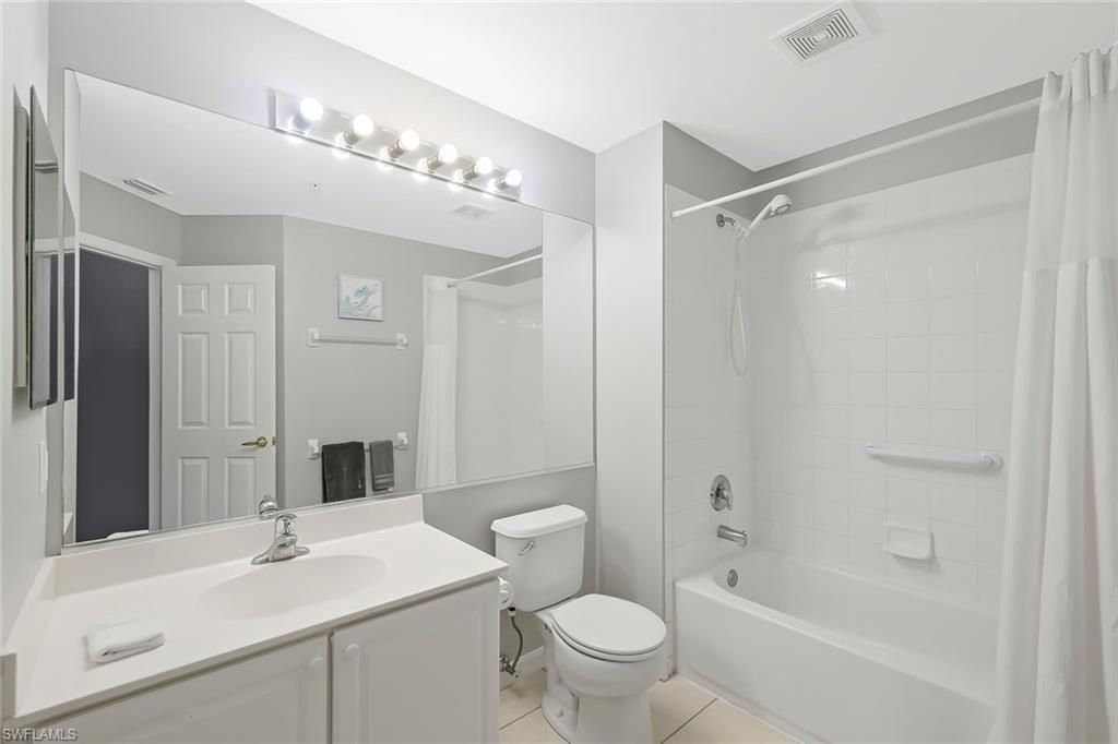 836 Hampton Cir , Unit 171, Naples, FL 34105 Photo