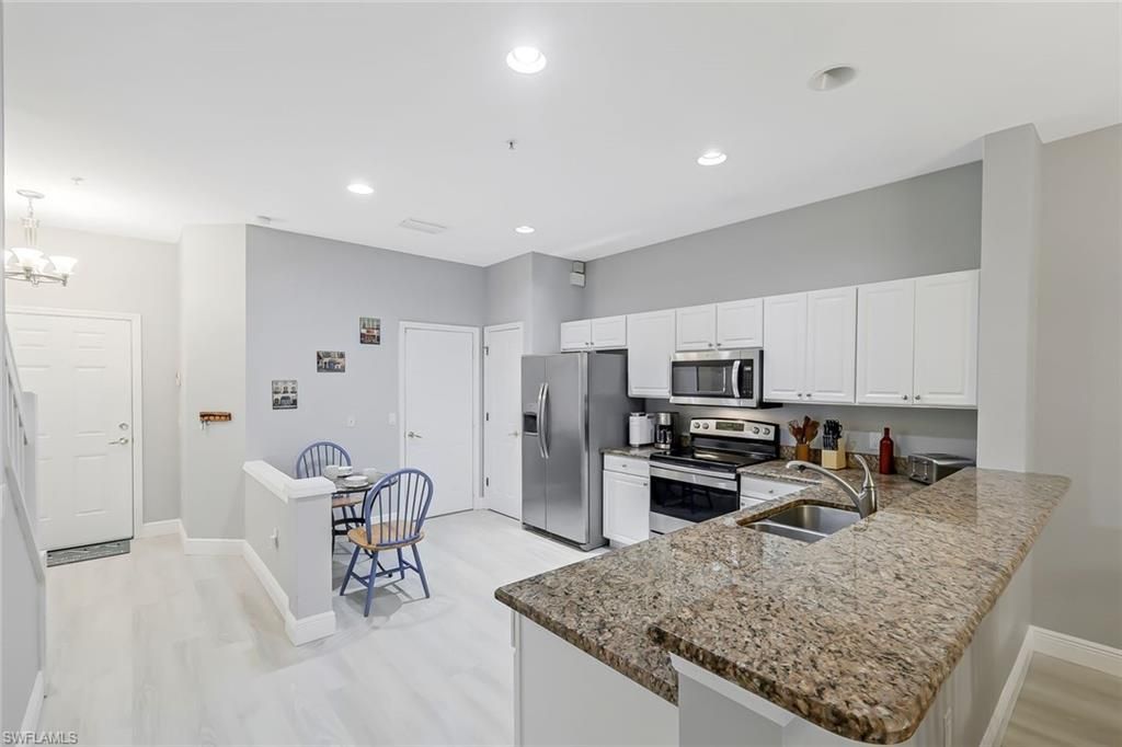 836 Hampton Cir , Unit 171, Naples, FL 34105 Photo