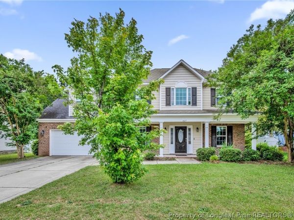 467 Thorncliff Drive, Raeford, NC 28376