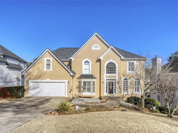 2285 Wildwood Lake Drive , Suwanee, GA 30024