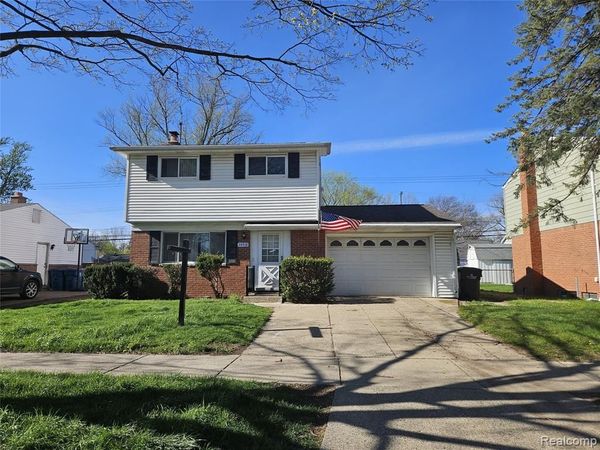 34918 Winslow Street, Wayne, MI 48184