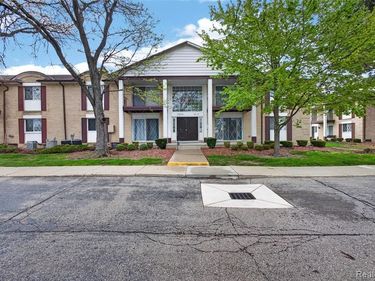 29200 Gloede Drive, Warren, MI 48088